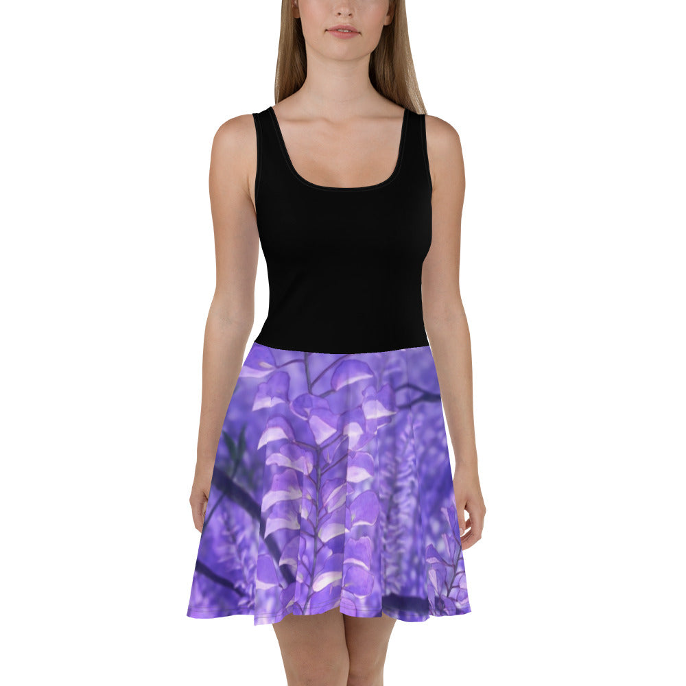 Wisteria Wonders : Black